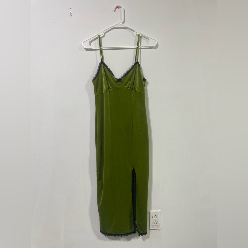 Forever 21 velvet midi dress
